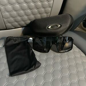 Oakley Sutro Wrap Around’s